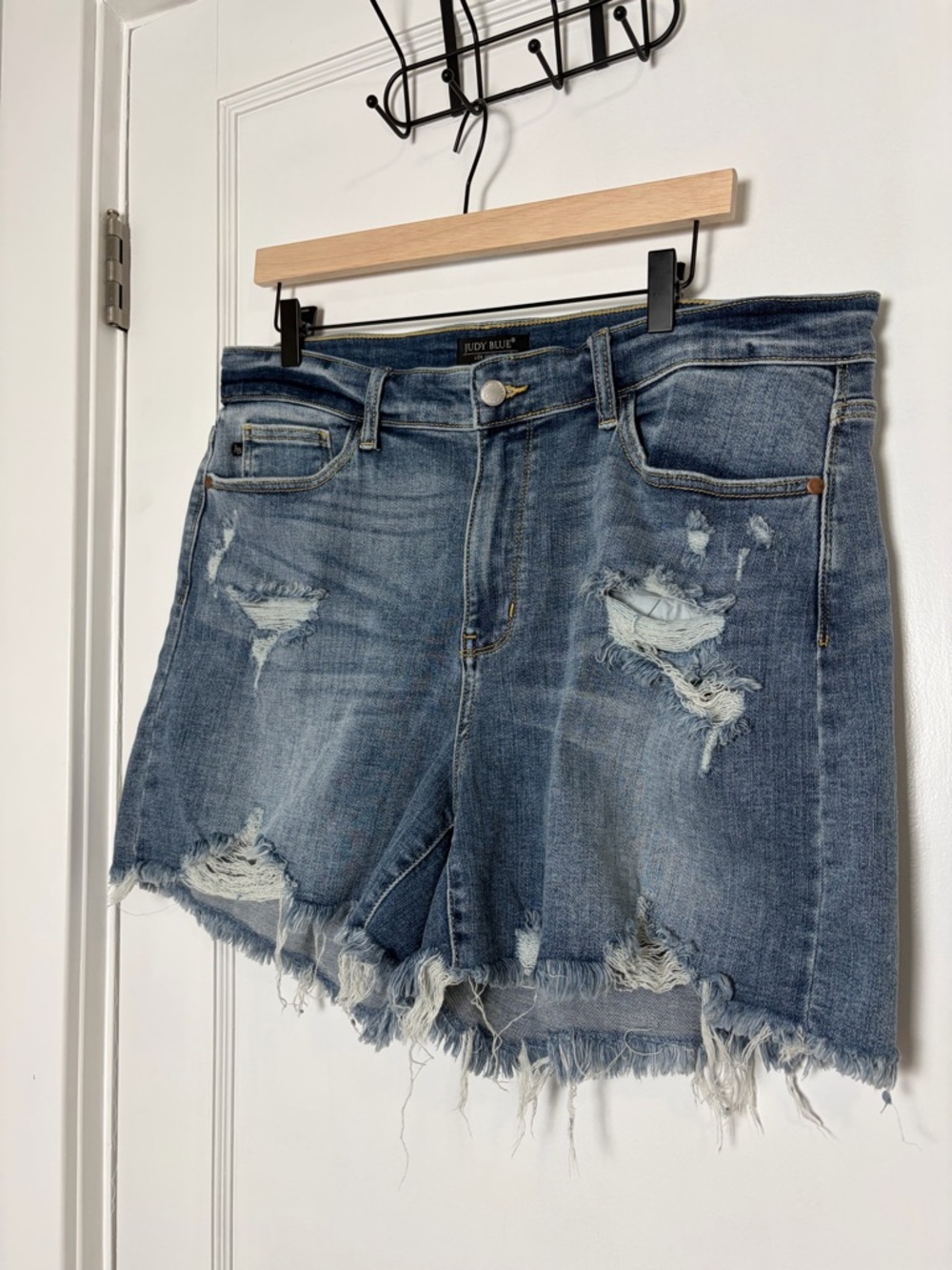 Judy Blue distressed denim shorts - Picture 15 of 16